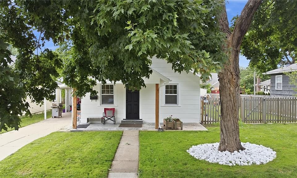 1st image of 4738 Canterbury Rd
