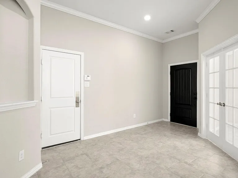 2939 Twin Cove Ct — Photo 4