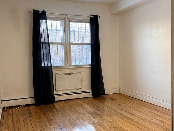 4th image of 10819 47th Ave #1