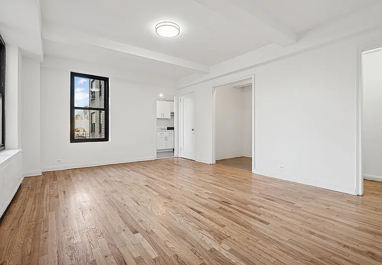 200 W 16th St #10C — Photo 4