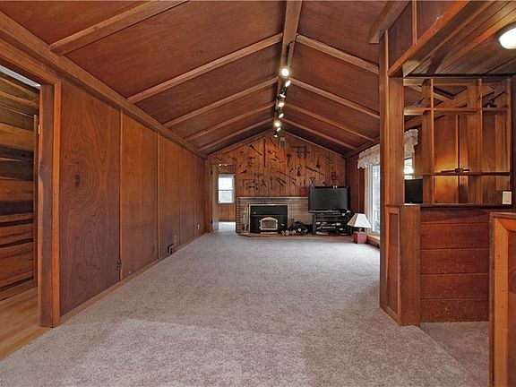 4th image of 13986 Benner Dr