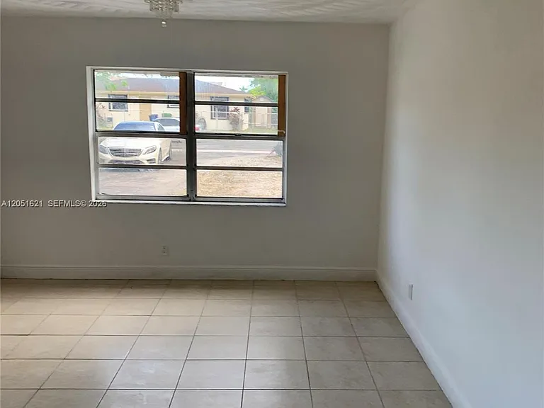 308 NW 9th St — Photo 14