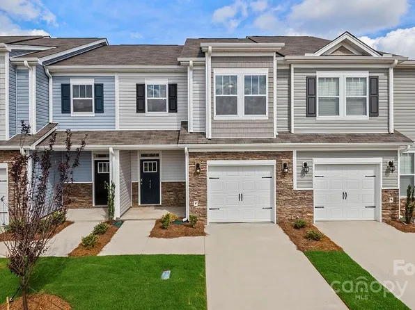 346 Creekview Rd, Hendersonville, NC 28792