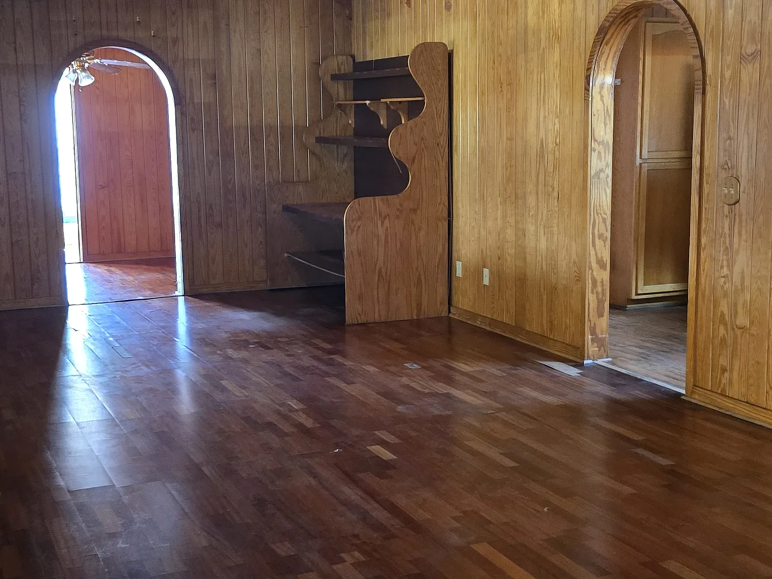 4 bed, 2400 sqft, $2,000 — Photo 2