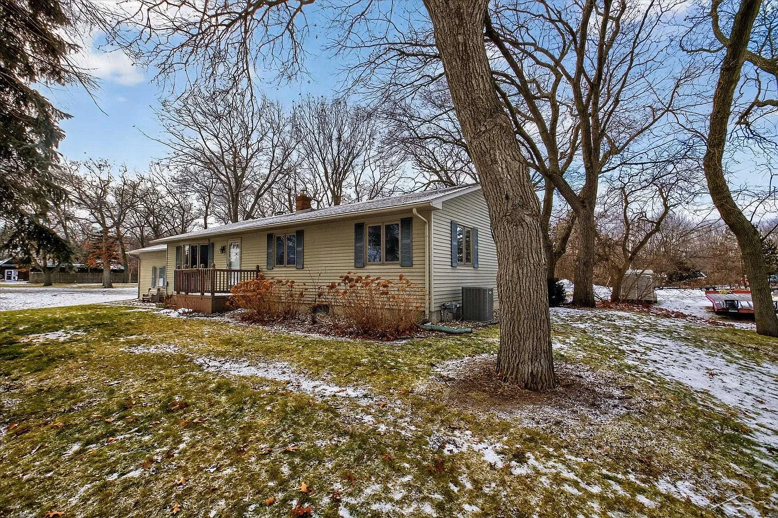 2314 S Huron Rd photo 1