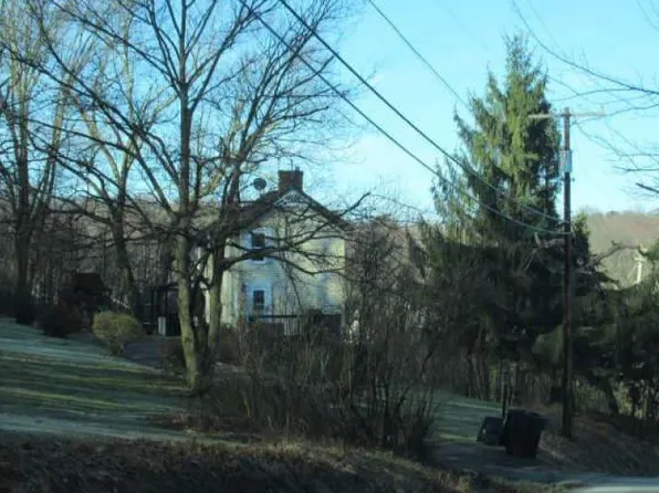 588 Pacek Rd, Greensburg, PA 15601