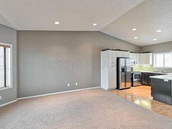 5th image of 3511 Eagle Run Dr