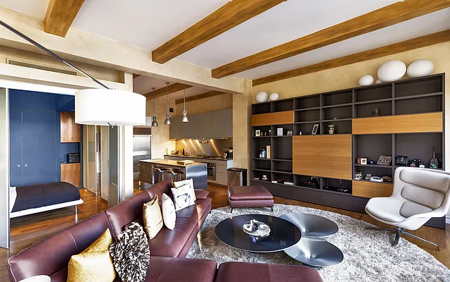 Sold by Flat Iron Real Estate | media 2