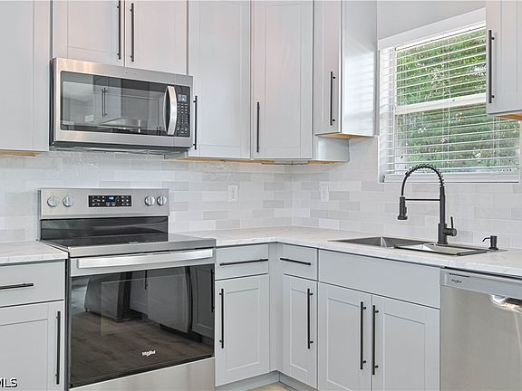 5th image of 3313 14th St SW