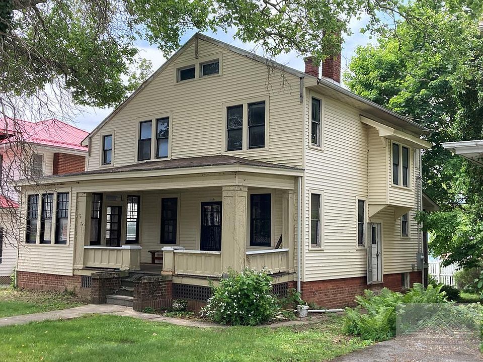 1st image of 1800 Vineyard St