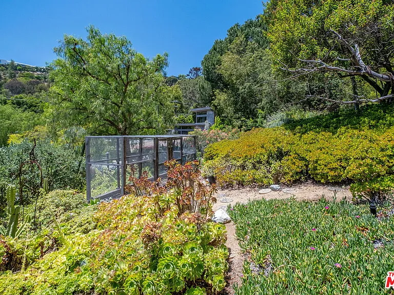8967 Wonderland Park Ave — Photo 55