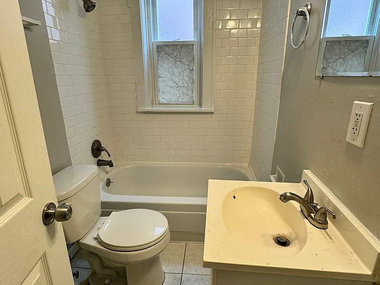 1406 Woodland Dr #1N — Photo 2
