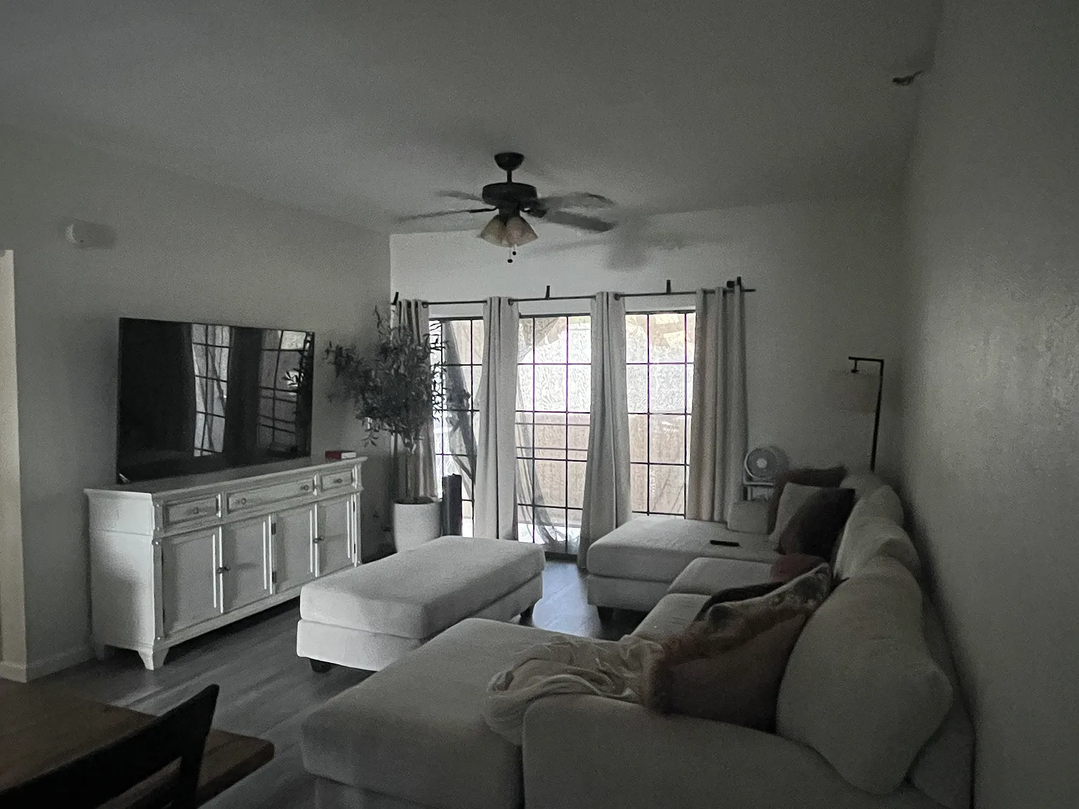 2 bed, 952 sqft, $1,550 — Photo 3