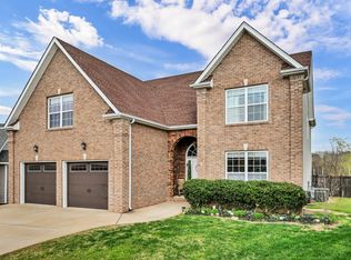820 Carousel Ct, Clarksville, TN