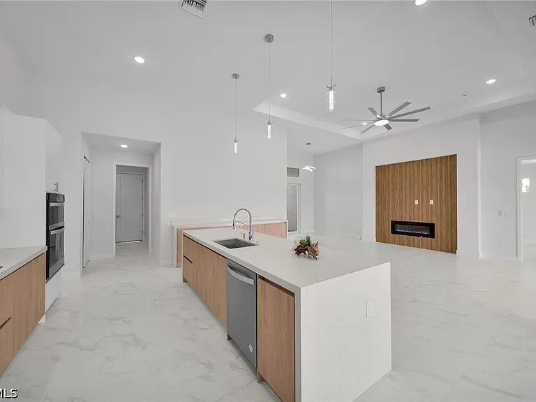 1430 SE 23rd St — Photo 15