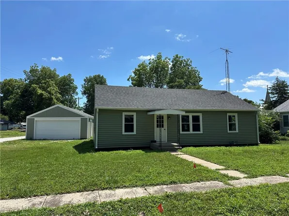 208 E 4th St, Norborne, MO 64668
