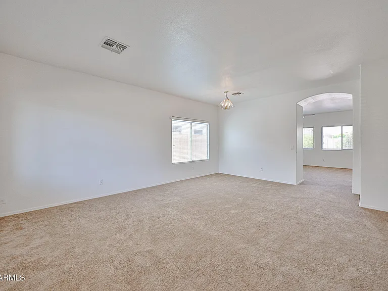 14584 W Watson Ln — Photo 6