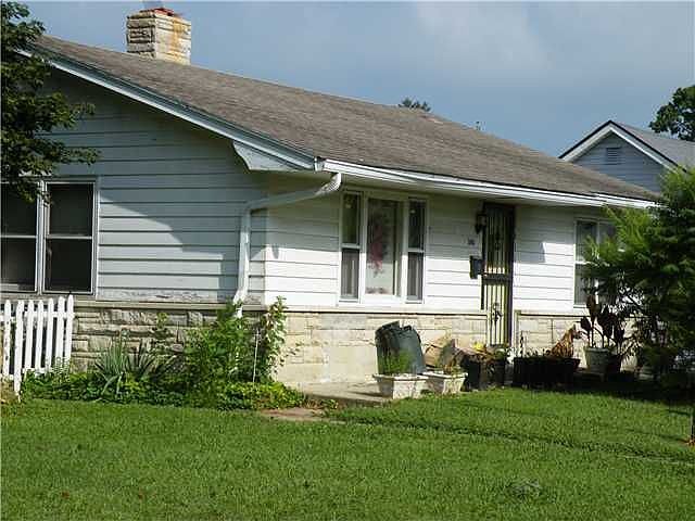 2nd image of 240 N Vine St