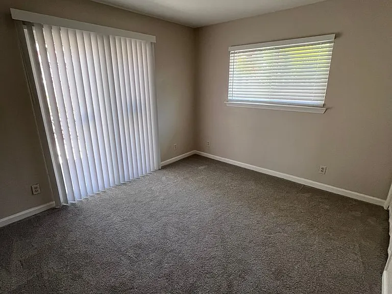 3479 Laird St — Photo 7