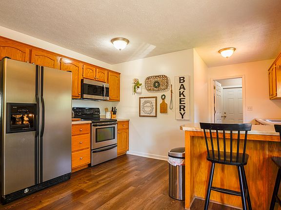 5th image of 226 Tanner Cir