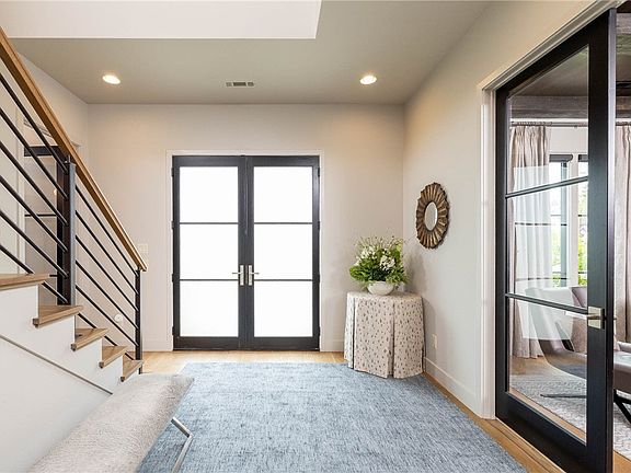 5th image of 415 NW 4th St