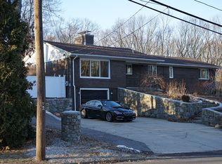 102 Beacon Dr, North Kingstown, RI 02852