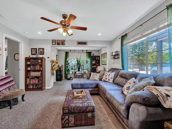 110 W Texas St, Denison, TX 75021