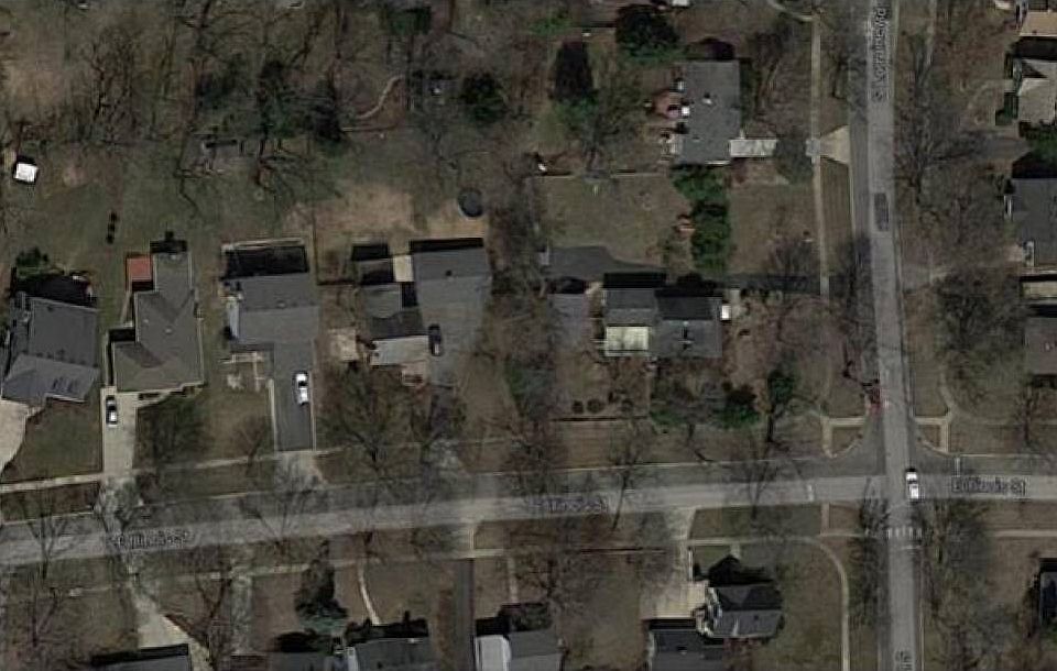 1st image of 1703 E Illinois St