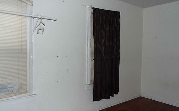 4th image of 2910 S 48th Ct