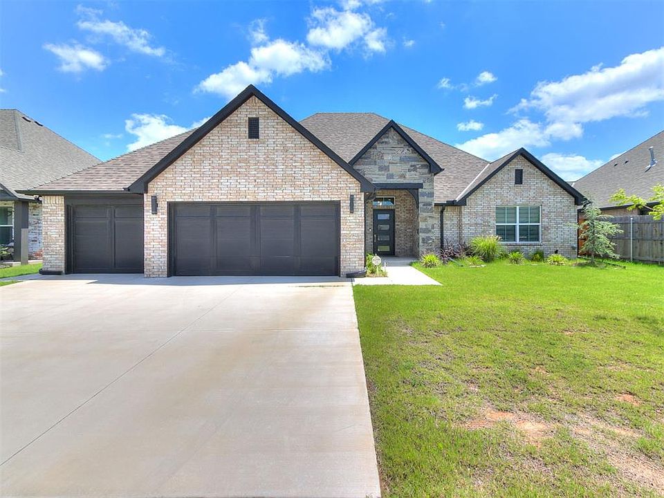1st image of 3912 Catalina Ln