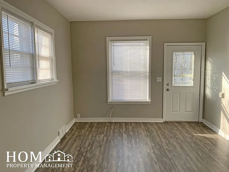 532 W Wheeler Ave — Photo 2