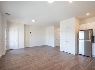 1163 Montauk Hwy #3C, Copiague, NY 11726