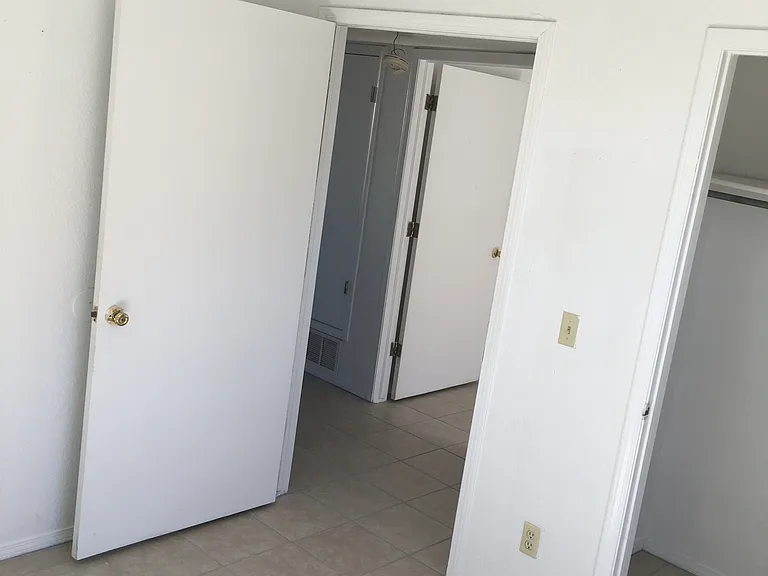 8705 Alameda Ave — Photo 6