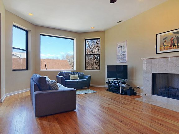 2nd image of 2147-2151 W Evergreen Ave #9baf9a540