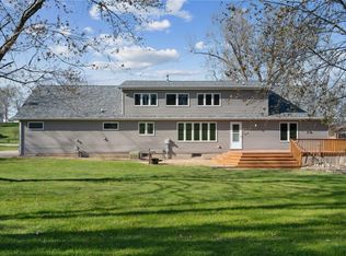 6405 Hillcrest Rd, Cedar Rapids, IA 52404