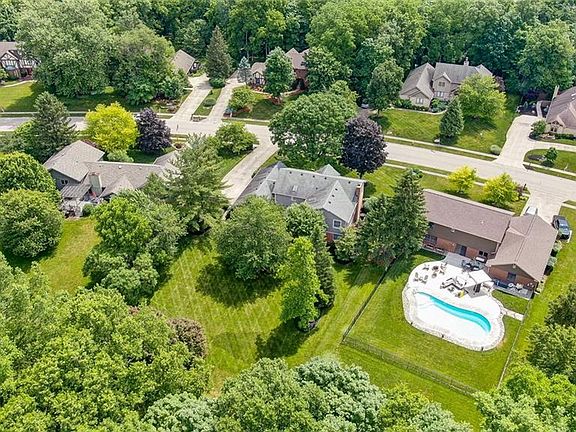 5th image of 9611 Meadow Woods Ln