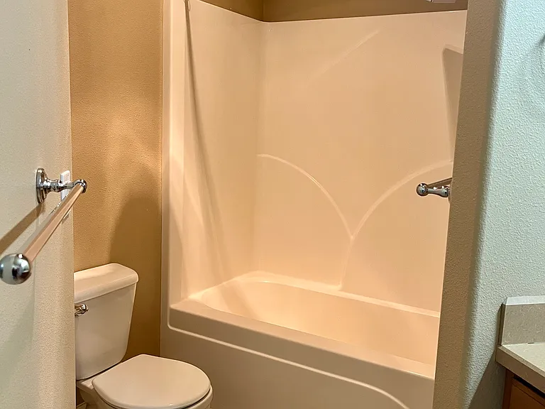 2302 NE Mary Rose Pl #1 — Photo 14