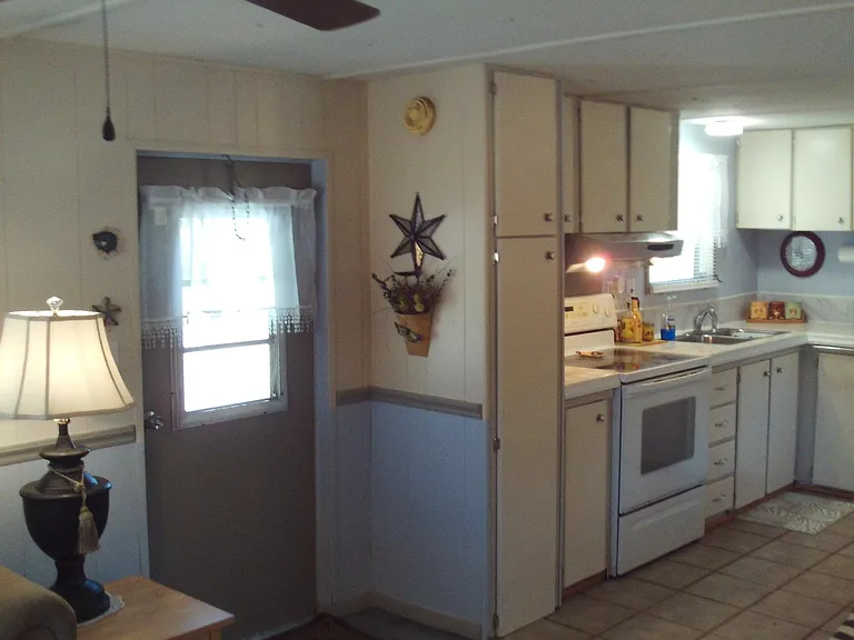 9240 Erma Rd — Photo 6
