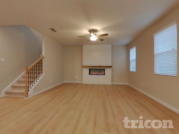 3rd image of 96 Summit Pointe Ln