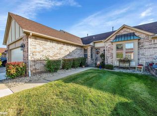 15518 Orchard Ridge Dr, Clinton Township, MI 48038