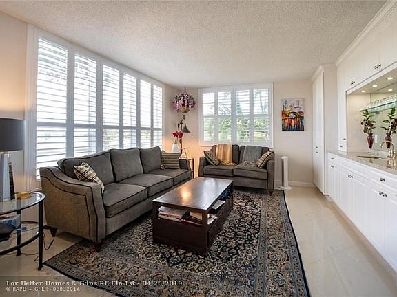 5th image of 555 Oaks Ln APT 206