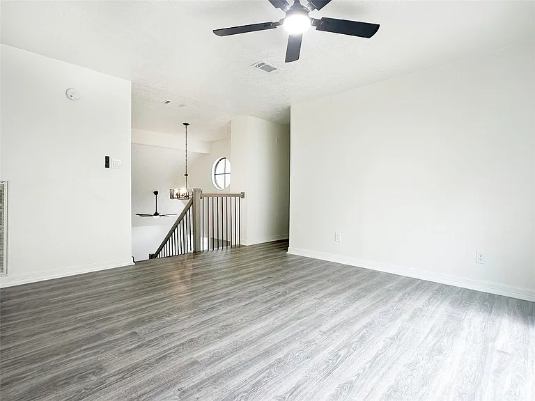 9843 Stableway Dr — Photo 18