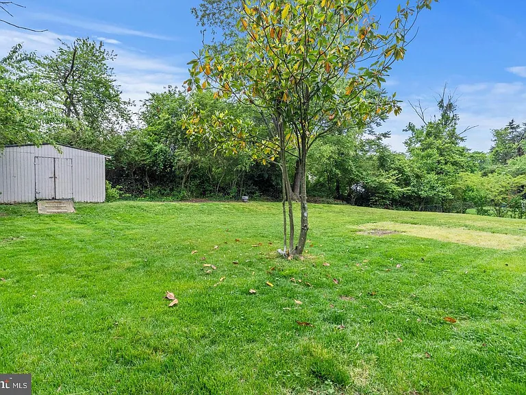 6318 Willowood Ln — Photo 3