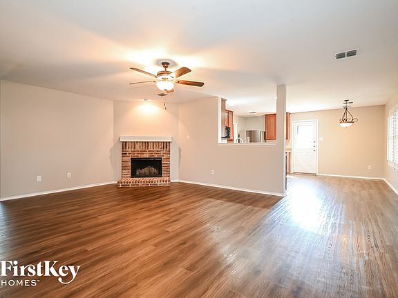 3rd image of 524 Indian Paintbrush Dr