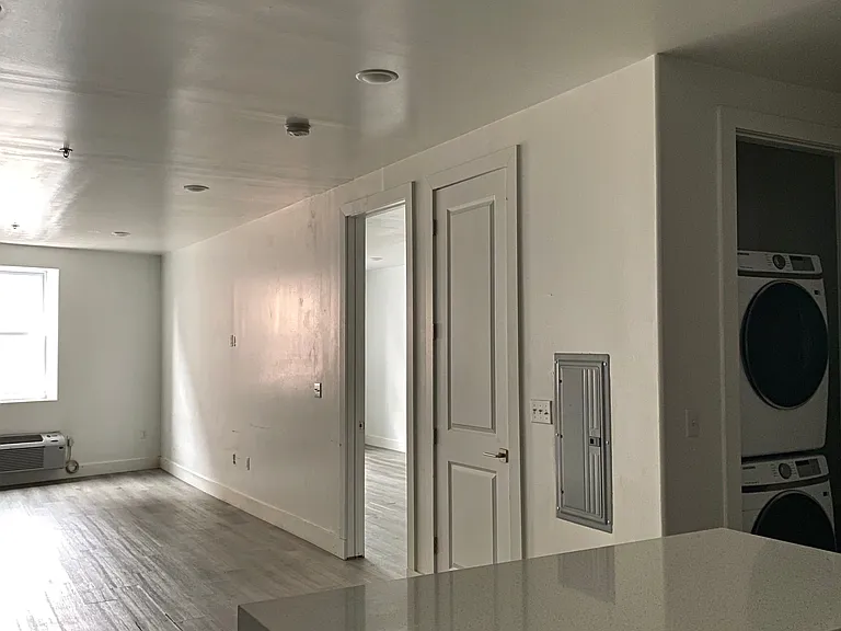 950 Main Ave #202 — Photo 8