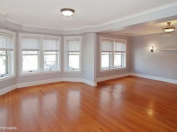 3rd image of 615 W Washington Blvd #2N