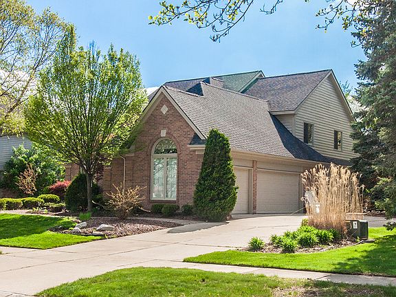 3rd image of 21879 Barclay Dr