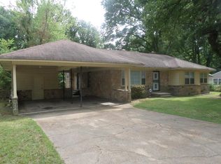 935 Enfield Rd, Memphis, TN 38116