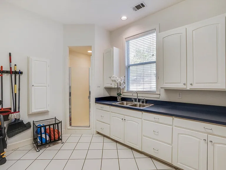 2161 Wynn Joyce Rd — Photo 49