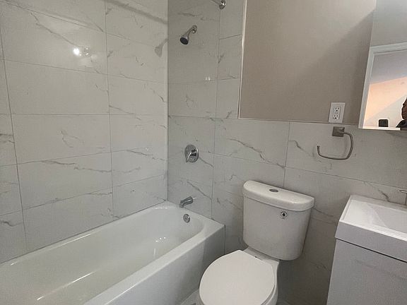5th image of 8325 258th St #1B